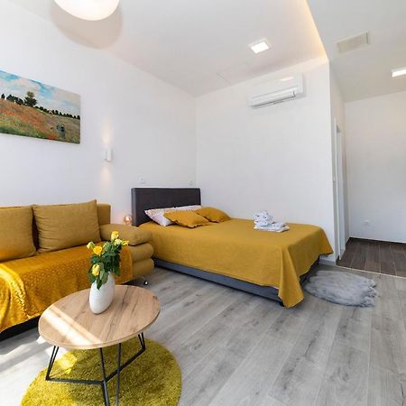 Studio Apartments Heart Of ザダル エクステリア 写真